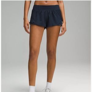 Lululemon Hotty Hot 2.5 Shorts
